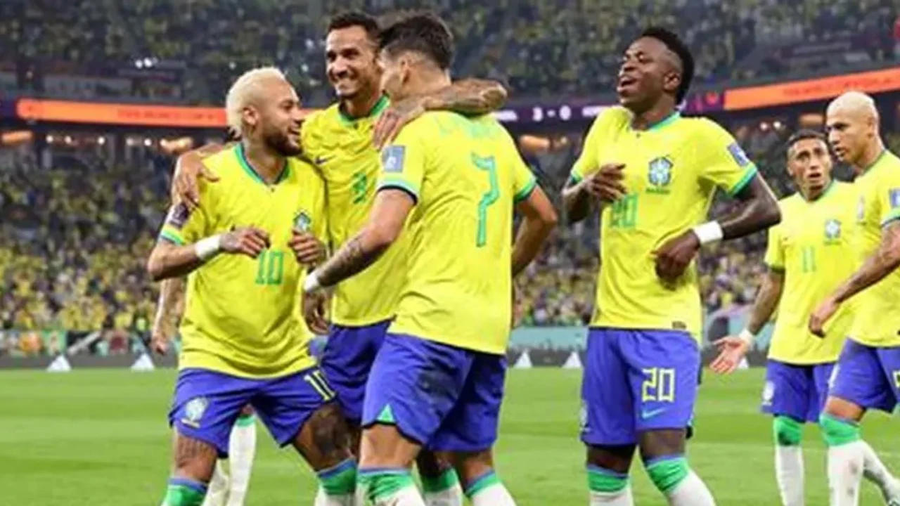 تشكيلة البرازيل لمواجهة اليابان في كأس العالم تثير الجدل حول موقف نيمار